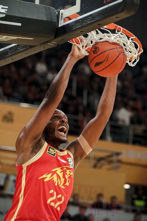 CBA-卡尔顿25+10 浙江方兴渡90-75青岛获6连胜